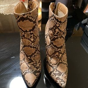Snakeskin heels!